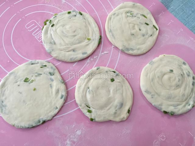 把所有的饼做好后再醒发10分钟