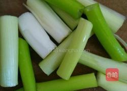 番茄炒芹菜的做法图解3