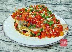 剁椒鱼头的做法图解15