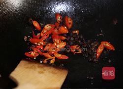 萝卜干炒腊肉的做法图解6