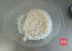 砂锅大米绿豆煲的做法图解1