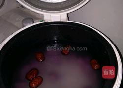 紫薯红枣粥的做法图解2