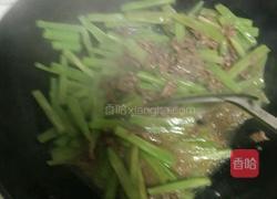 大蒜牛肉丝焖翡翠莴苣的做法图解14