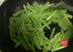 大蒜牛肉丝焖翡翠莴苣的做法图解13