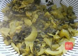 黄骨鱼焖酸菜的做法图解10
