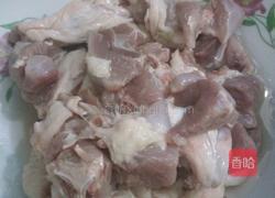 菠萝焖鸭的做法图解1