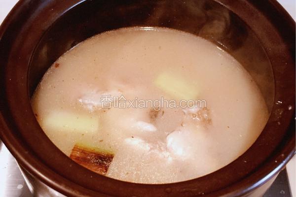 鲫鱼豆腐汤
