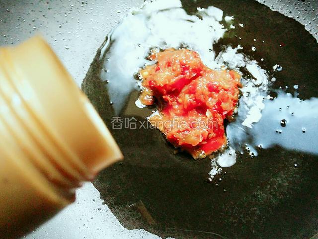 加入豉油熬开