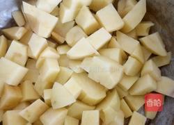 红烧肉顿土豆块的做法图解2