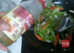 芹菜百合炒虾仁的做法图解8