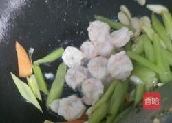 芹菜百合炒虾仁的做法图解9
