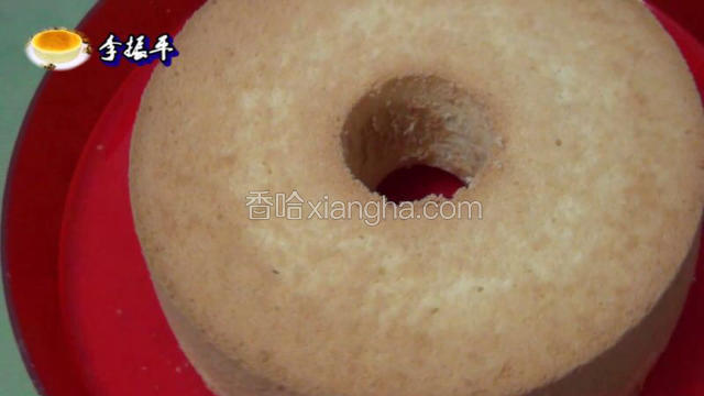 放大看看蛋糕平整光滑细腻！