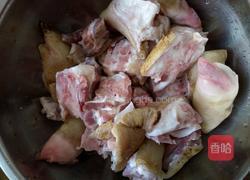 砂锅猪蹄莲藕的做法图解1