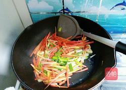 茭白素炒的做法图解3