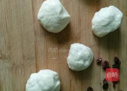 核桃蓝莓小餐包的做法图解3