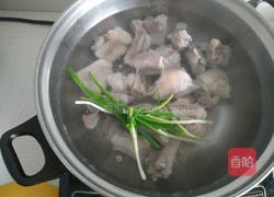 猪脚排骨汤的做法图解4