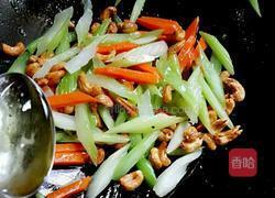 西芹炒腰果的做法图解19