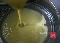 Illustration of how to make grape Portuguese egg tarts 7