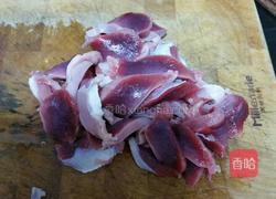 洋葱炒鸭肾的做法图解2