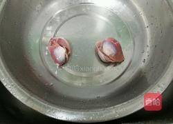 洋葱炒鸭肾的做法图解1