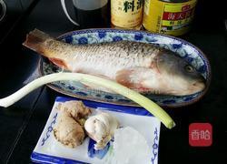 红烧鲤鱼的做法图解1