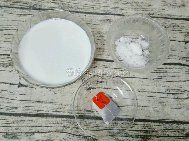 白砂糖20g，牛奶500ML，红茶包1包。
