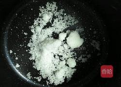 焦糖热奶茶的做法图解2