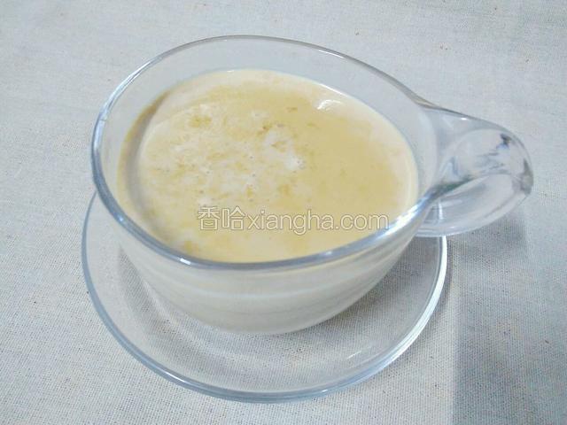 焦糖热奶茶。
