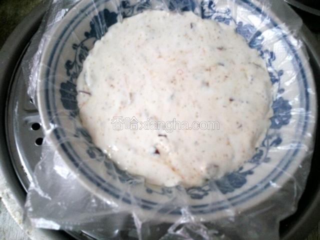 锅里放入凉水上锅，水开二十分钟后关火