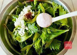 鸡蛋芹菜叶的做法图解4