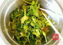 鸡蛋芹菜叶的做法图解5