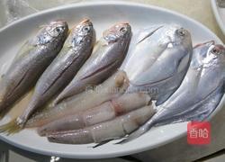 杂鱼红烧的做法图解1