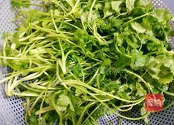 香菜香菇猪肉馅饺子的做法图解3