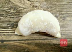 月牙形饺子的包法的做法图解17