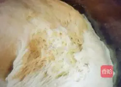 Illustration of how to make ginger meat and plum rose rolls 2