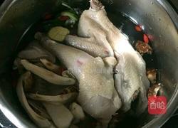 松茸炖鸡的做法图解4