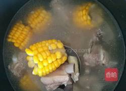 排骨百合山药玉米汤的做法图解5