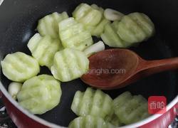 虾仁瓜片的做法图解3