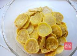 红薯面白糖芝麻包的做法图解2