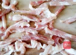 豆芽炒肉的做法图解1