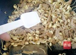 豆芽炒肉的做法图解12
