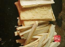 香干肉丝炒韭菜花的做法图解2