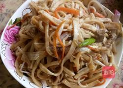 肉丝炒面条的做法图解3
