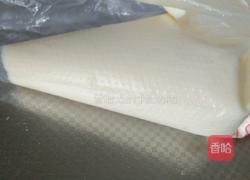 花样巧克力蛋糕卷的做法图解16