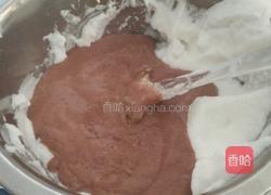 花样巧克力蛋糕卷的做法图解23