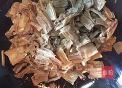 五花肉炒笋干的做法图解5