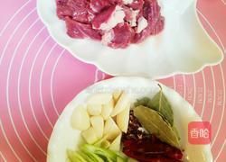 白水牛肉的做法图解1