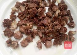 鲜菇炒肾球的做法图解1