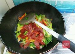 一见倾心（西芹炒香肠）的做法图解8