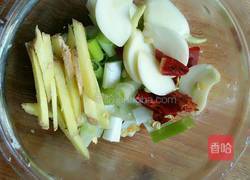 芹菜海鲜菇的做法图解4